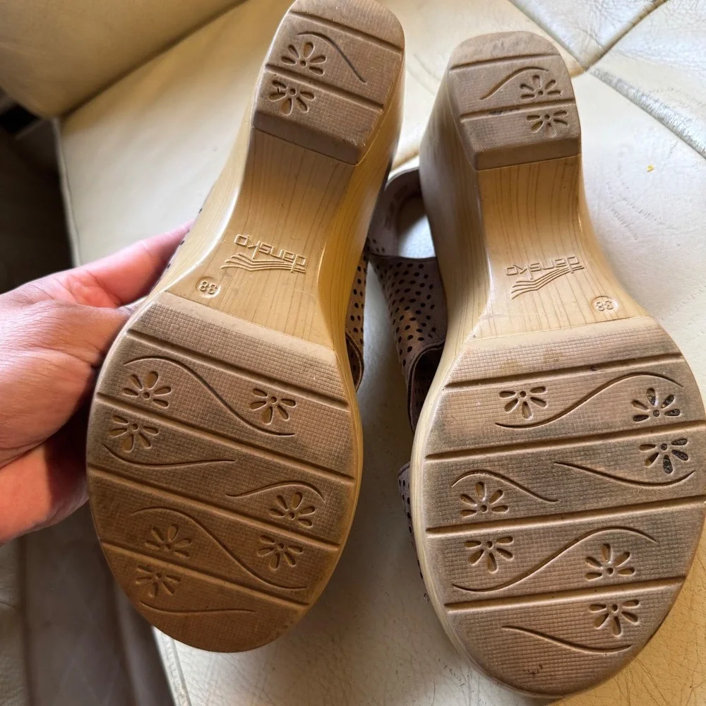 Dansko Tasha Taupe Perforated Leather Slingback Wedge Sandals Clogs‎ Womens 38